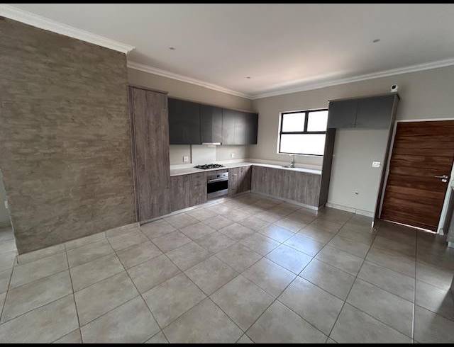 3 BEDROOM HOUSE FOR SALE IN SIX FOUNTAINS RESIDENTIAL ESTATE